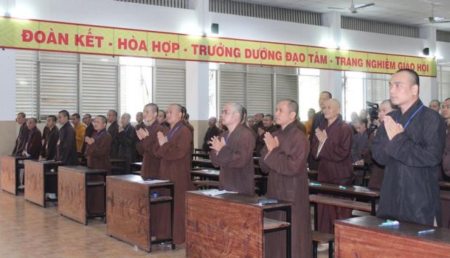 TP Hồ Chí Minh: Tăng Ni sinh trường Trung Cao Phật học thi học kì I-II