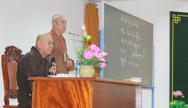 TP Hồ Chí Minh: Tăng Ni sinh trường Trung Cao Phật học thi học kì I-II