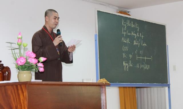 TP Hồ Chí Minh: Tăng Ni sinh trường Trung Cao Phật học thi học kì I-II