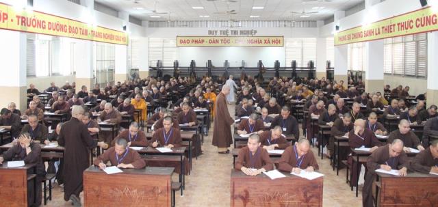 TP Hồ Chí Minh: Tăng Ni sinh trường Trung Cao Phật học thi học kì I-II