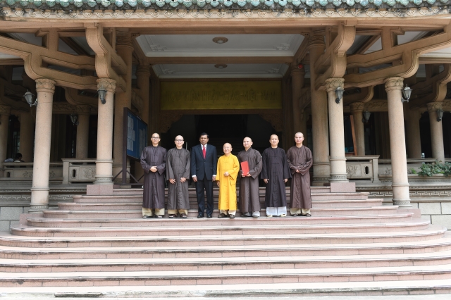 TP.HCM: Đại sứ Sri Lanka thăm học viện Phật giáo Việt Nam tại TP. HCM