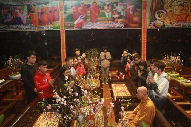 Thái Bình: Không Khí Đón Tết Canh Tý Tại Chùa Từ Xuyên