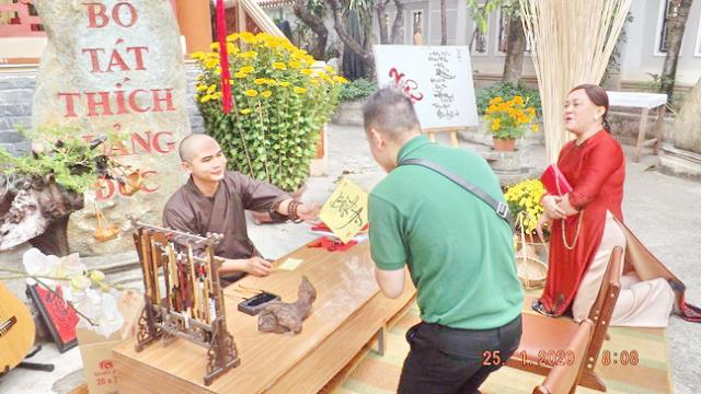 Hương Xuân Tỏa Rạng