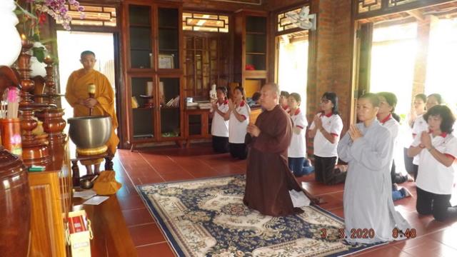 Hội Từ Thiện Bước Chân Yêu Thương Ninh Hòa Tặng Quà