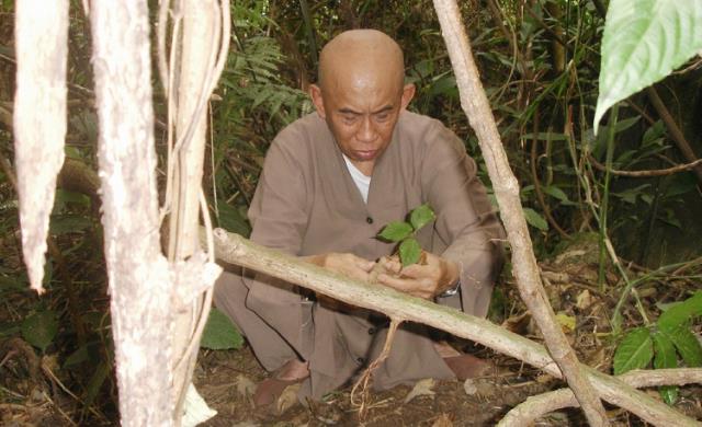 Lễ vinh danh một tu sĩ Phật giáo nhận bằng giáo sư danh dự của trường Đại học Kỷ lục Thế giới (Word Records University)