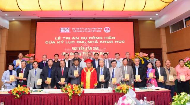 Lễ vinh danh một tu sĩ Phật giáo nhận bằng giáo sư danh dự của trường Đại học Kỷ lục Thế giới (Word Records University)