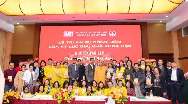 Lễ vinh danh một tu sĩ Phật giáo nhận bằng giáo sư danh dự của trường Đại học Kỷ lục Thế giới (Word Records University)