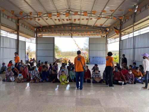 Sóc Trăng: Quỹ Đạo Phật Ngày Nay Tặng 3 Tấn Gạo &amp; 300 Thùng Mì Cho Người Có Hoàn Cảnh Khó Khăn