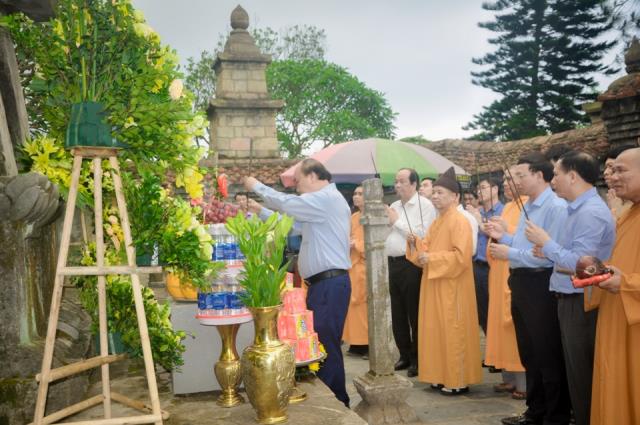 Quảng Ninh: Thủ tướng Chính phủ Nguyễn Xuân Phúc về thăm và lễ Phật tại non thiêng Yên Tử