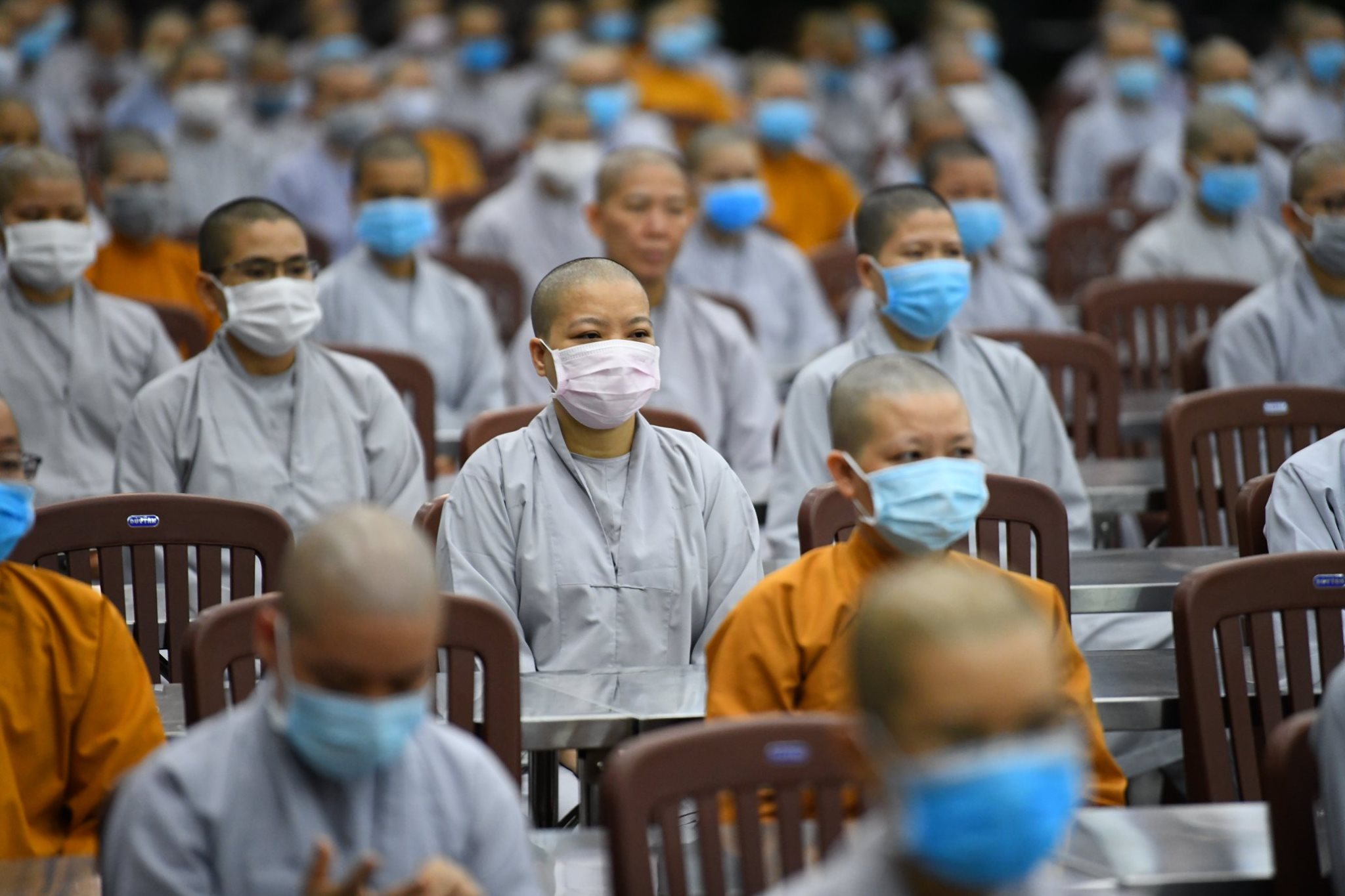 Tăng Ni sinh viên học viện Phật giáo Việt Nam tại TP. HCM bắt đầu học nội trú trở lại