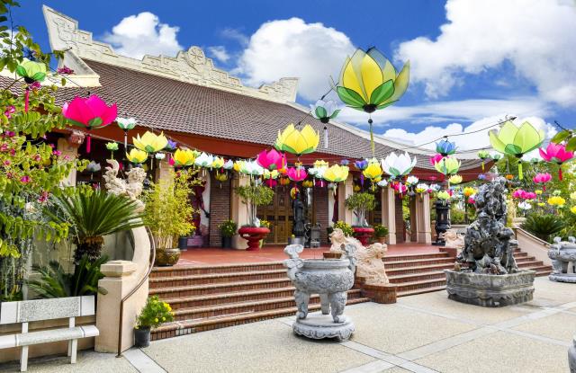 Trang Nghiêm Lễ Kỷ Niệm Ngày Đức Phật Đản Sanh Lần Thứ 2644 (Pl 2564, Dl 2020) Tại Chùa Đức Viên, San Jose, Hoa Kỳ.