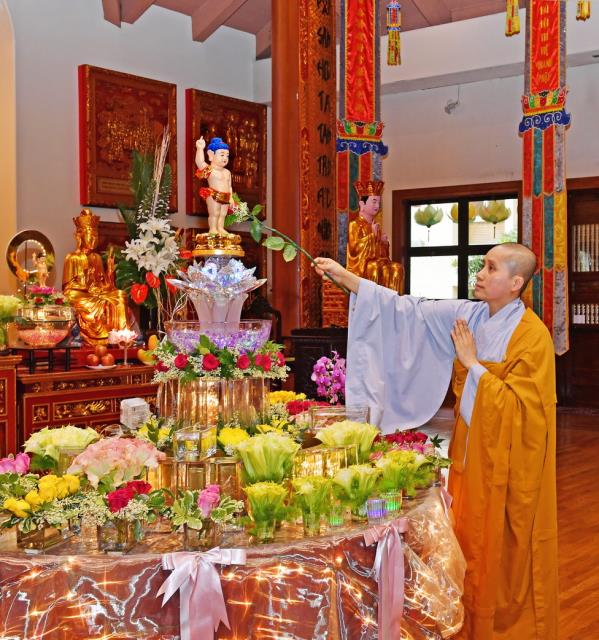 Trang Nghiêm Lễ Kỷ Niệm Ngày Đức Phật Đản Sanh Lần Thứ 2644 (Pl 2564, Dl 2020) Tại Chùa Đức Viên, San Jose, Hoa Kỳ.