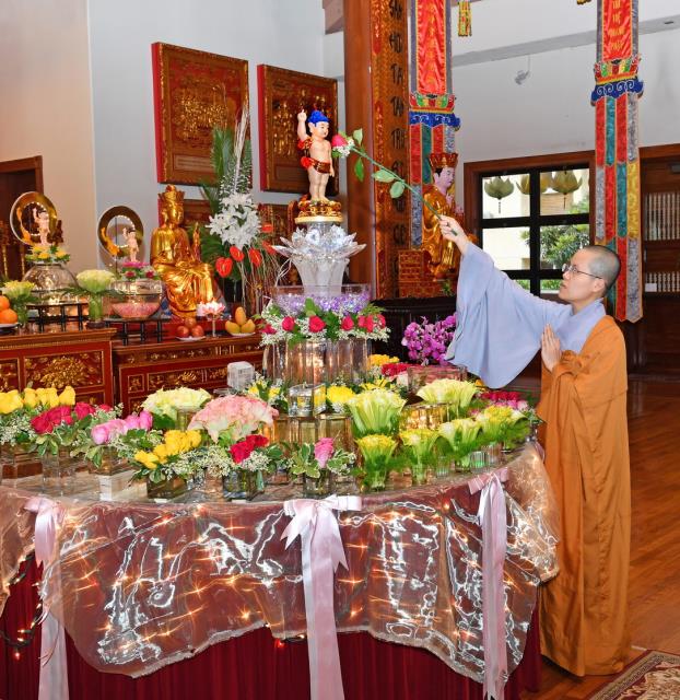 Trang Nghiêm Lễ Kỷ Niệm Ngày Đức Phật Đản Sanh Lần Thứ 2644 (Pl 2564, Dl 2020) Tại Chùa Đức Viên, San Jose, Hoa Kỳ.