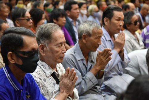 Hạnh Phúc Ngay Hiện Tại: Ấm Áp Buổi Sinh Hoạt Cuối Cùng Với Người Khiếm Thị