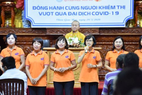 Hạnh Phúc Ngay Hiện Tại: Ấm Áp Buổi Sinh Hoạt Cuối Cùng Với Người Khiếm Thị