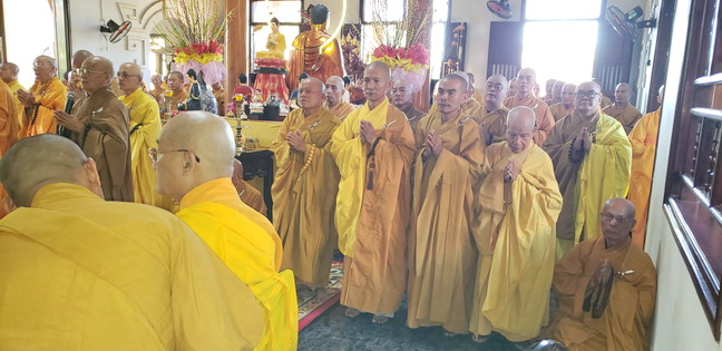 Tăng Ni thị xã Ninh Hòa tác pháp an cư