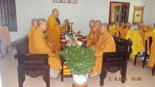 Tăng Ni thị xã Ninh Hòa tác pháp an cư