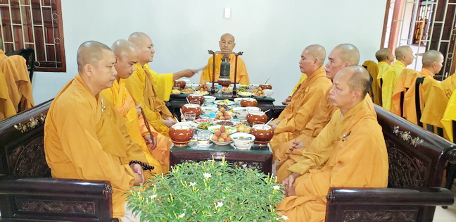 Tăng Ni thị xã Ninh Hòa tác pháp an cư