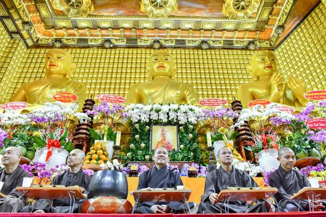 Chùm ảnh: Ăn cơm trong chánh niệm chiều ngày 16/09/2020