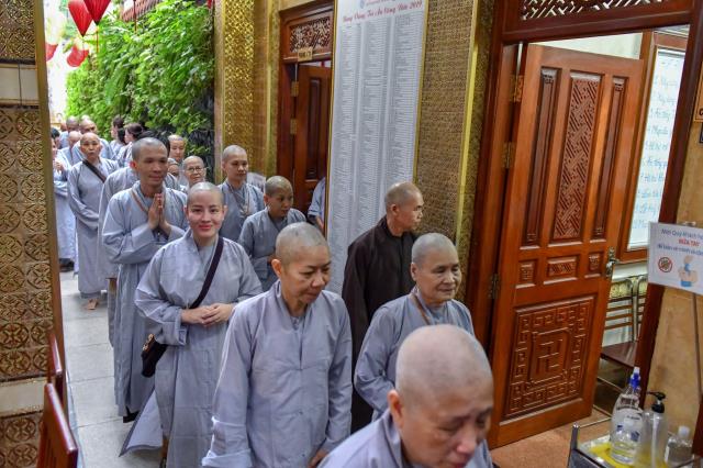 Chùm ảnh: Ăn cơm trong chánh niệm chiều ngày 16/09/2020