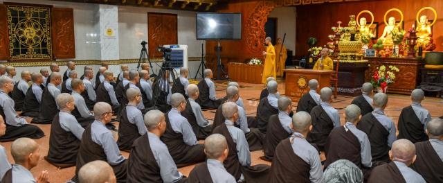 TT. Nhật Từ trả lời vấn đáp trong khóa tu &quot;Xuất gia gieo duyên&quot; (lần 7)