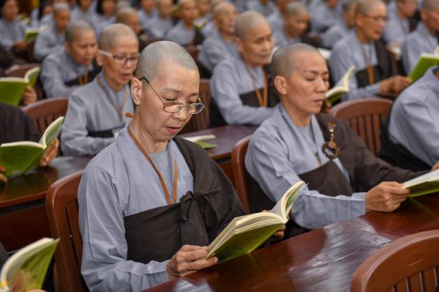 Chùm ảnh: Tụng Kinh và ngồi thiền tối ngày 15/09/2020