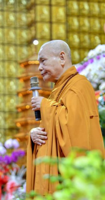 HT. Thích Thiện Nhơn viếng thăm và thắp hương tưởng niệm cố HT. Thích Thiện Huệ