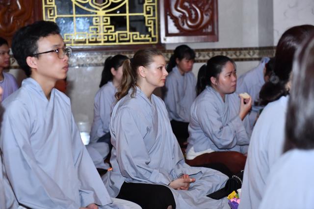 Lắng đọng bên chén trà