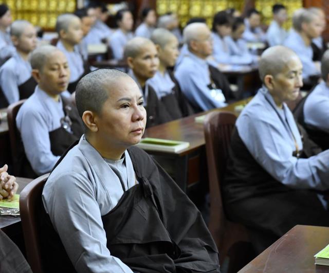 Chùm ảnh: Tụng Kinh và tọa thiền sáng 18/09/2020