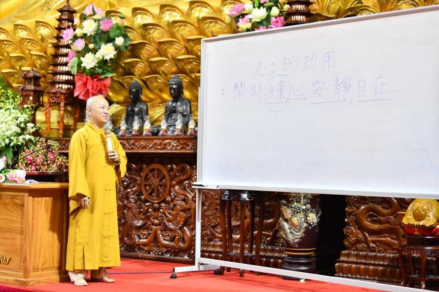 Khóa Tu Online Mùa Dịch Và Sự Tùy Duyên Bất Biến Trong Giáo Lý Phật Đà
