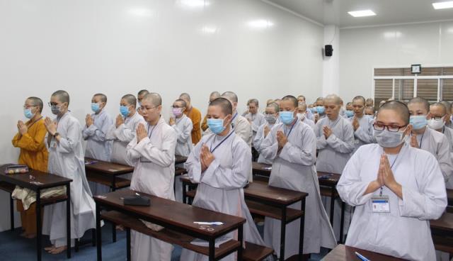 TP. Hồ Chí Minh: Tăng Ni hệ Trung cấp thi học kì II năm I