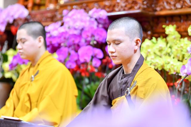 Không khí trung thu tràn ngập khóa tu Búp sen từ bi