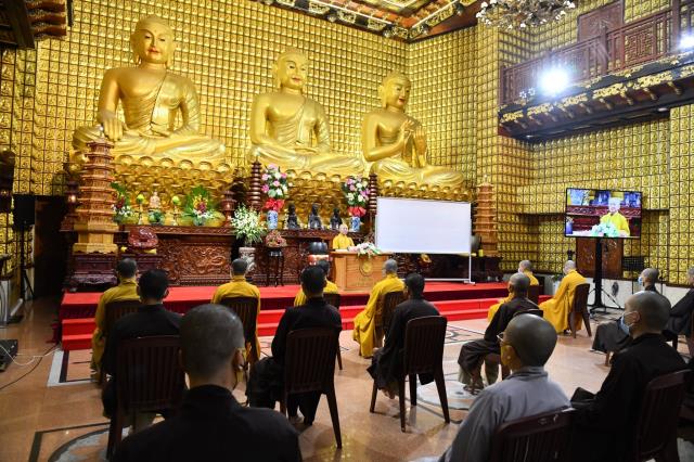 Khóa Tu Online Mùa Dịch Và Sự Tùy Duyên Bất Biến Trong Giáo Lý Phật Đà