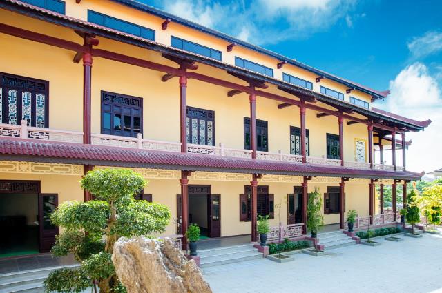 Chùa Từ Đàm, Huế: Ngôi Cổ Tự Danh Lam Trên Đất Cố Đô
