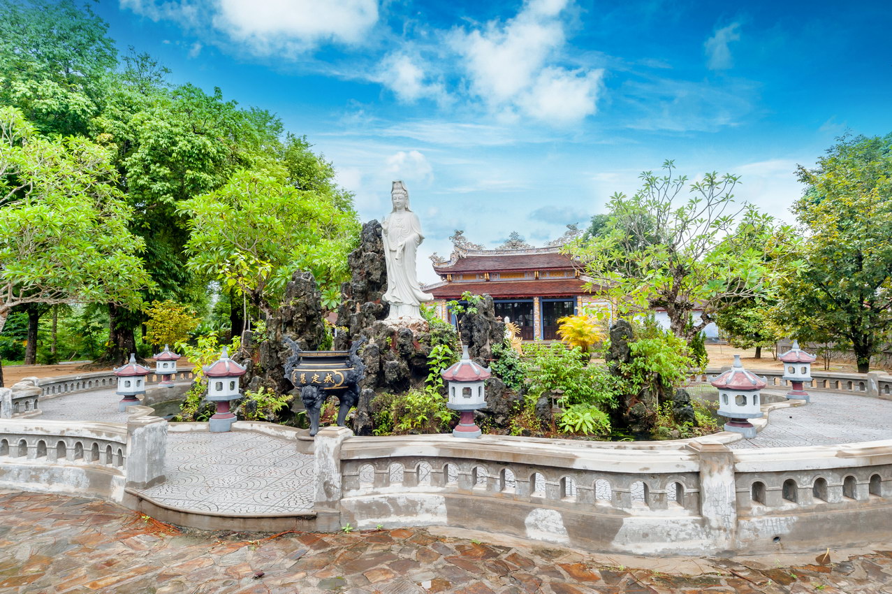 Sắc tứ tây thiên di đà tự, huế với tăng cang hòa thượng thanh ninh tâm tịnh