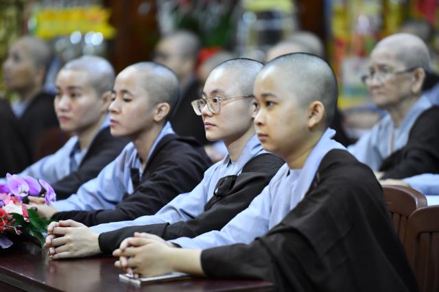 HT. Thích Tâm Trí chia sẻ pháp thoại trong khóa tu Xuất gia gieo duyên