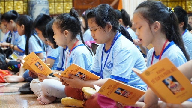 Khóa tu Búp Sen Từ Bi: Cái hẹn chiều thứ Bảy hàng tuần