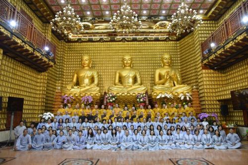 Quỹ Đạo Phật Ngày Nay Cúng Dường Trai Tăng Mùa An Cư Kiết Hạ Tại Chùa Giác Ngộ