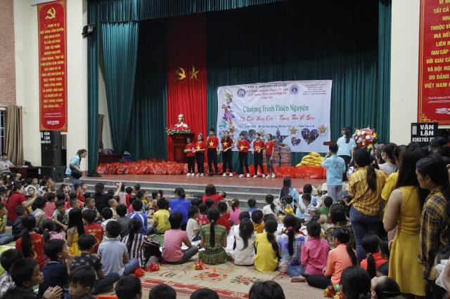 Lào Cai : CLB Thiện Nguyện Duyên Từ Tâm cùng CLB Thanh Thiếu Niên Phật Tử Chùa Sủi tổ chức chuyến đi thiện nguyện tại huyện Văn Bàn tỉnh Lào Cai