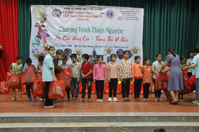 Lào Cai : CLB Thiện Nguyện Duyên Từ Tâm cùng CLB Thanh Thiếu Niên Phật Tử Chùa Sủi tổ chức chuyến đi thiện nguyện tại huyện Văn Bàn tỉnh Lào Cai