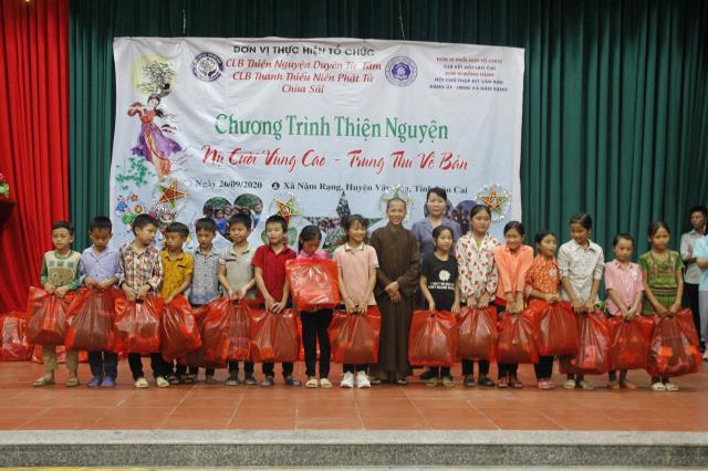 Lào Cai : CLB Thiện Nguyện Duyên Từ Tâm cùng CLB Thanh Thiếu Niên Phật Tử Chùa Sủi tổ chức chuyến đi thiện nguyện tại huyện Văn Bàn tỉnh Lào Cai