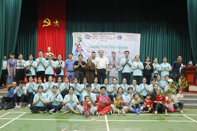 Lào Cai : CLB Thiện Nguyện Duyên Từ Tâm cùng CLB Thanh Thiếu Niên Phật Tử Chùa Sủi tổ chức chuyến đi thiện nguyện tại huyện Văn Bàn tỉnh Lào Cai
