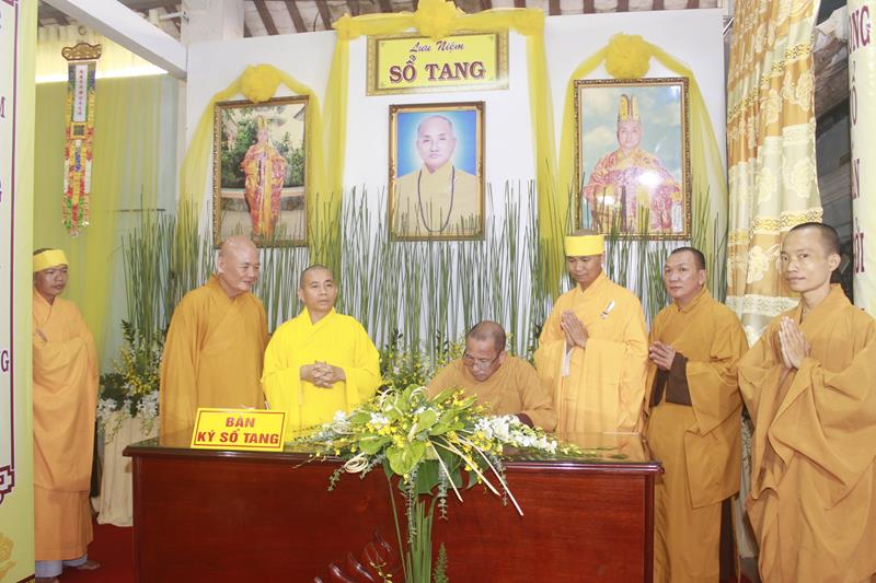 Đồng Tháp: Các đoàn phúng viếng lễ tang cố Đại lão Hòa thượng Thích Thiện Huệ