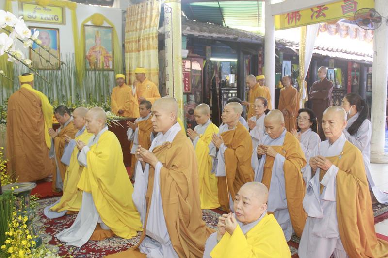Đồng Tháp: Các đoàn phúng viếng lễ tang cố Đại lão Hòa thượng Thích Thiện Huệ
