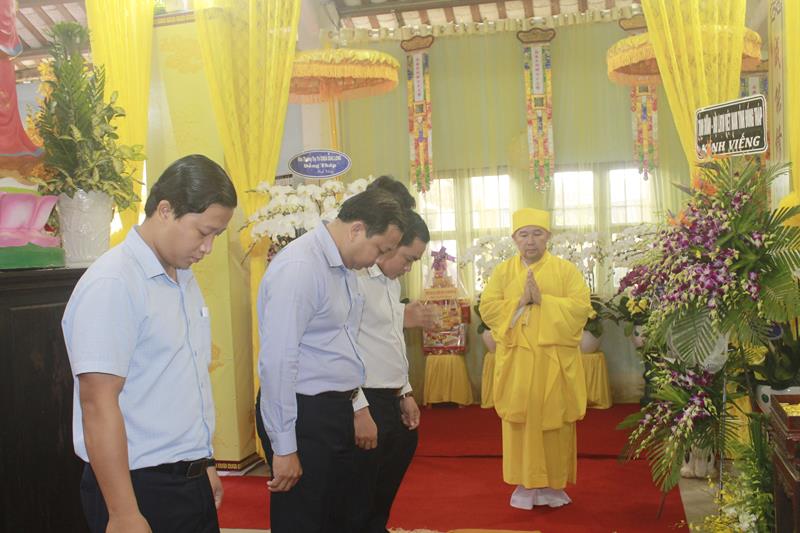 Đồng Tháp: Các đoàn viếng lễ tang cố Đại lão HT. Thích Thiện Huệ ngày thứ hai