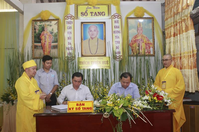 Đồng Tháp: Các đoàn viếng lễ tang cố Đại lão HT. Thích Thiện Huệ ngày thứ hai