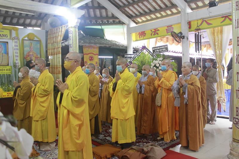 Đồng Tháp: Các đoàn viếng lễ tang cố Đại lão HT. Thích Thiện Huệ ngày thứ hai