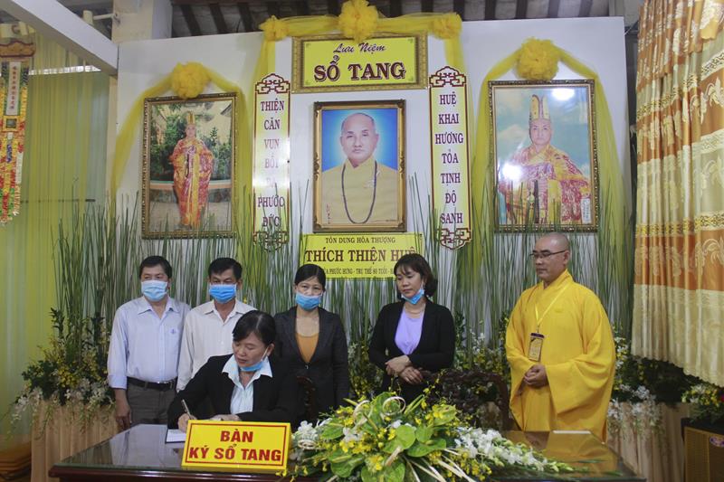 Đồng Tháp: Các đoàn viếng lễ tang cố Đại lão HT. Thích Thiện Huệ ngày thứ hai