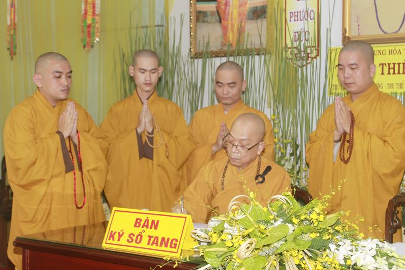 Đồng Tháp: Các đoàn viếng lễ tang cố Đại lão HT. Thích Thiện Huệ ngày thứ hai