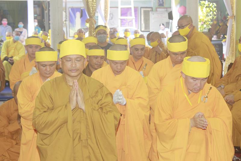 Đồng Tháp: Lễ truy niệm và phụng tống kim quan cố Trưởng lão HT. Thích Thiện Huệ nhập bảo tháp
